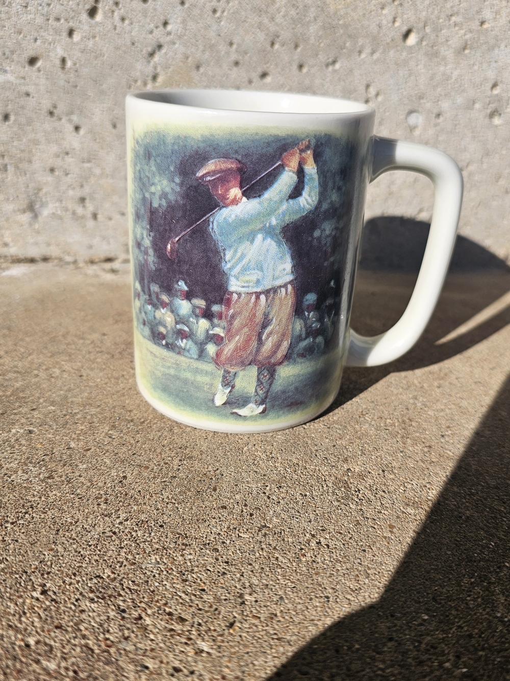 Vintage Golf Scene Ceramic Mug - Multicolor